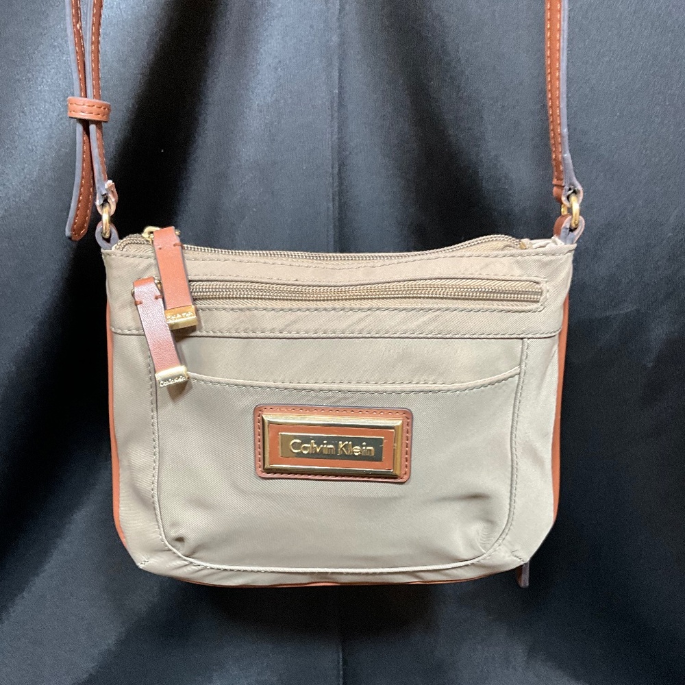 Calvin Klein  shoulder bag beige nylon.   4-H7B